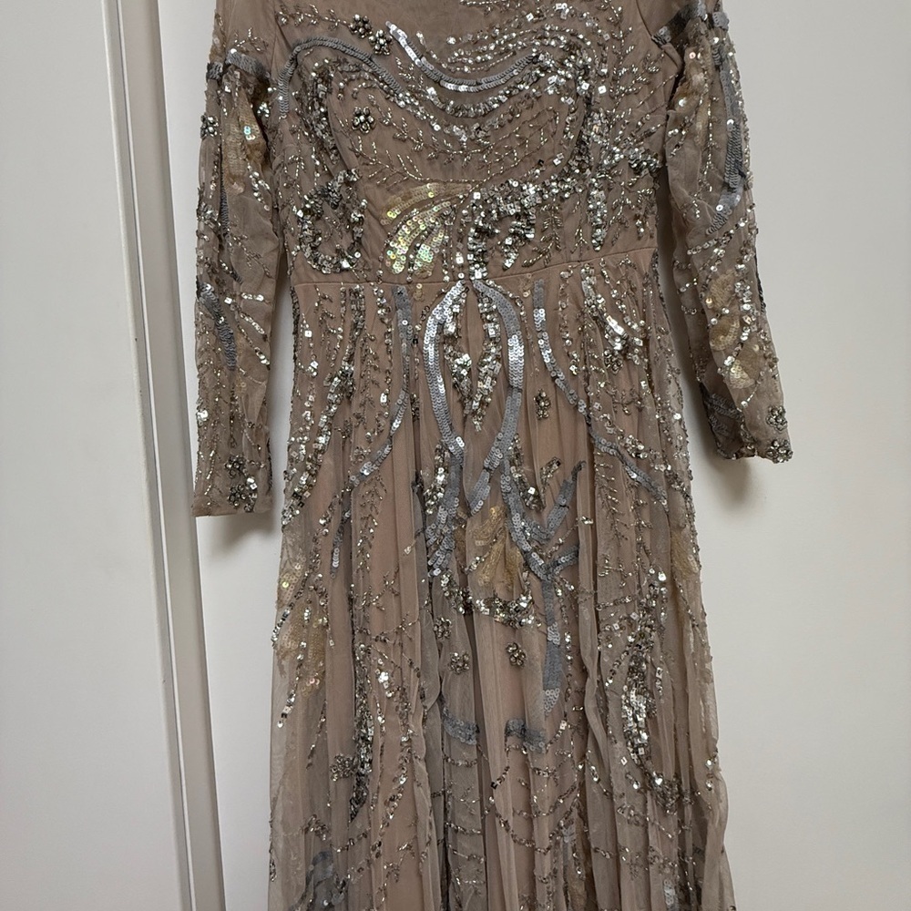 NWT | Mac Duggal 5217 Nude Elegant Sequin Embellished Cream Gown Size 4 - Picture 6 of 12